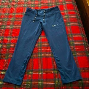 Nike capri leggings